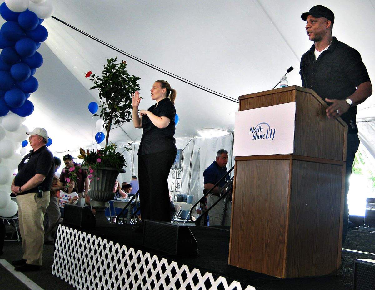 Ex-Met Strawberry attends event at LIJ on L.I. for cancer survivors
