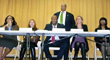 Comrie hosts foreclosure talk