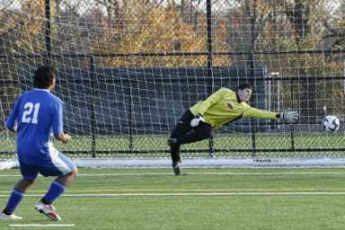 Pipia, McClancy fall short of ‘B’ title in PKs