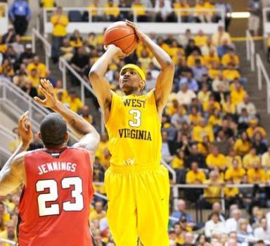 Versatile Ebanks big on the boards for West Virginia