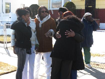 Father kills self, three family members in Rosedale