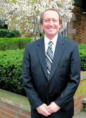 Attorney Fox vies for Hevesi’s seat