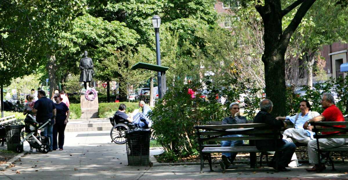 Group hosts free tree giveaway at MacDonald Park event