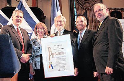 City Hall honors Vaad Harabonin’s 50th anniversary