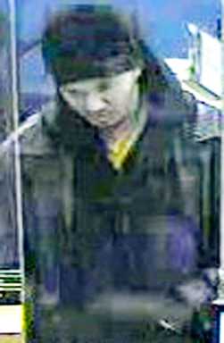 Cops seek robber of Flushing Chase bank