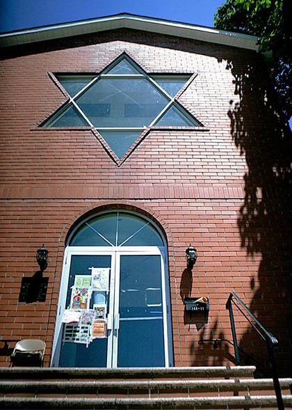 Synagogue addition unsafe: CB 8