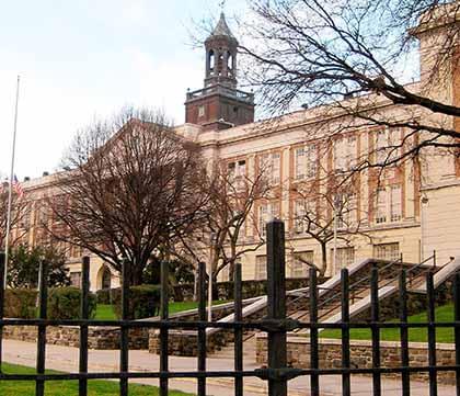UFT, city differ about Jamaica HS problems