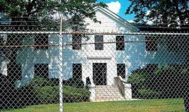 Owners of ex-Little Neck biz allay fears on the site’s future use