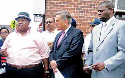 Weprin urges MTA not to fire subway station agents