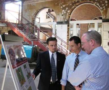 Weiner gives $237K to Ridgewood Y project