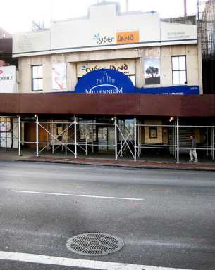 Lack of plan for building irks neighbors