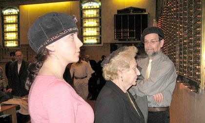 Young Israel of Forest Hills commemorates Holocaust