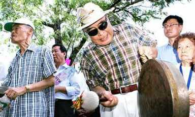 Protesters hold final rally over Flushing Commons