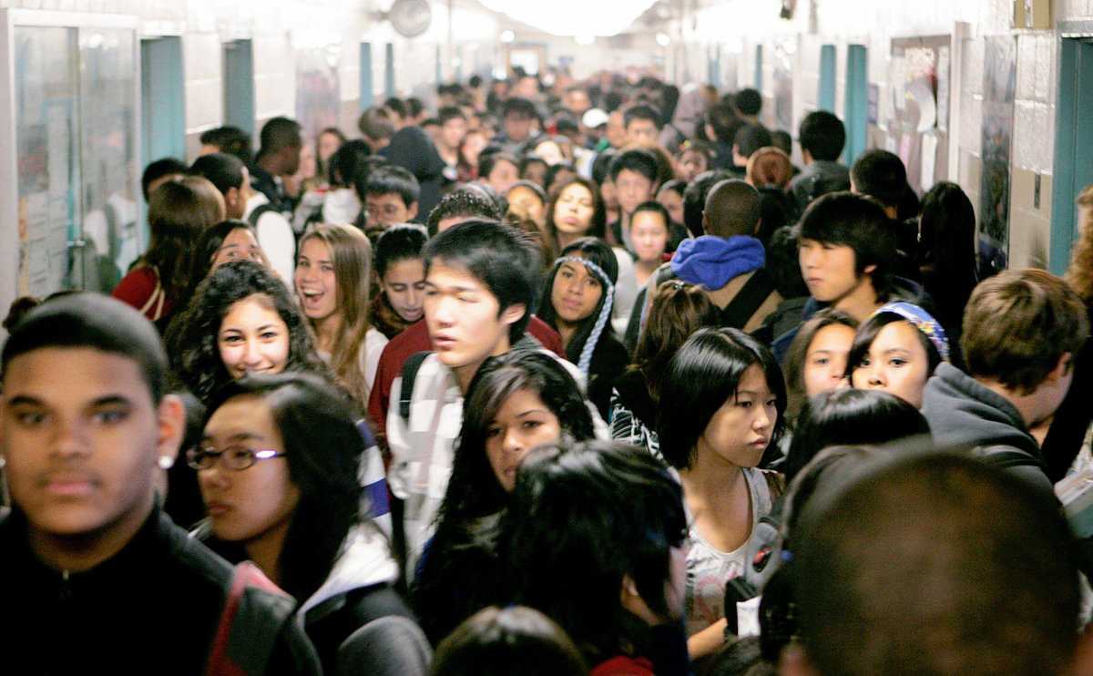 UFT sues for smaller classes