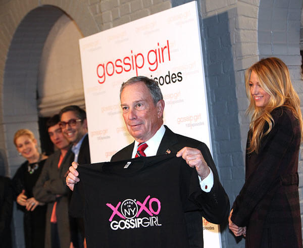 Mayor visits LIC’s ‘Gossip Girl’ set for 100th episode