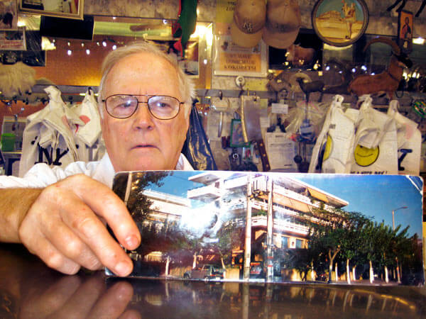 Greek crisis vexes Astoria immigrants