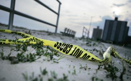 Man stabbed, one shot in Far Rock slays
