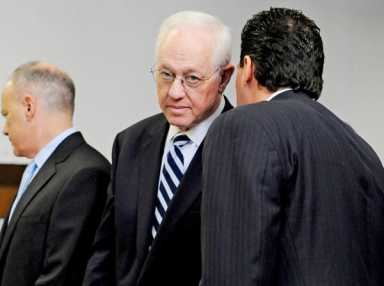 Convicted ex-comptroller cleans up in prison