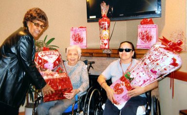 Huntley gives Valentine’s to St. Albans vets