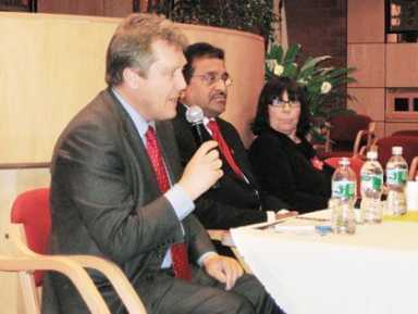 Challengers for Sears seat slam incumbent