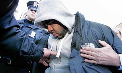JFK agents stole passenger’s cash: DA
