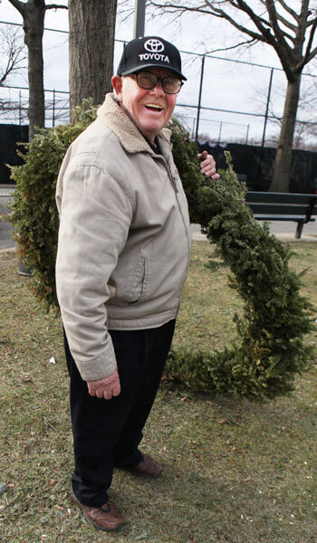 Volunteers lend a hand at Juniper MulchFest