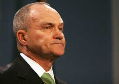 NYPD chief Kelly sets meeting with Muslims