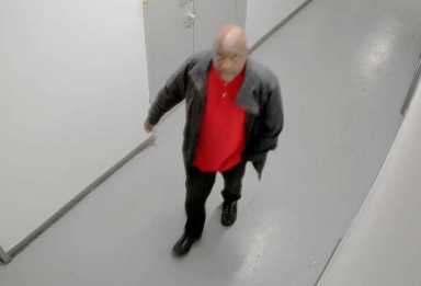 Burglar steals designer purses from a Long Island City store: NYPD