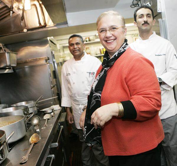 Queens’ top chef signs books