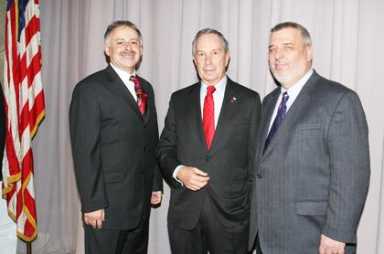 Floral Park man gets award for trash plan