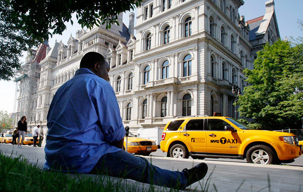 Mayor says Cuomo will approve livery cab pickups