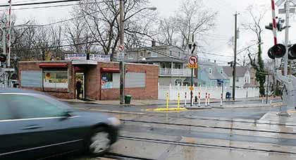 Residents urge the city to fix Sandhill Road