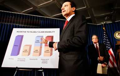 Brooklyn senator wants hearing by state into LIRR delays, fraud