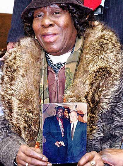 Widow to sue Police Dept.