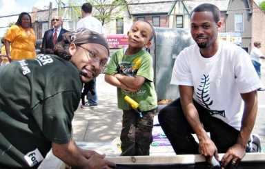 Community members spruce up Farmers Boulevard