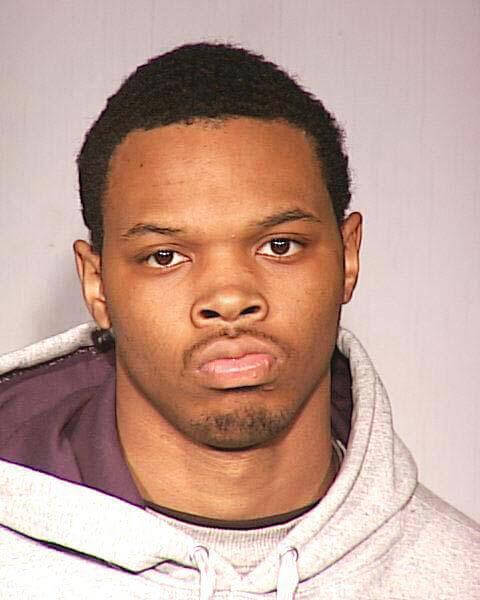 Man who attacked cop still on the run: Police