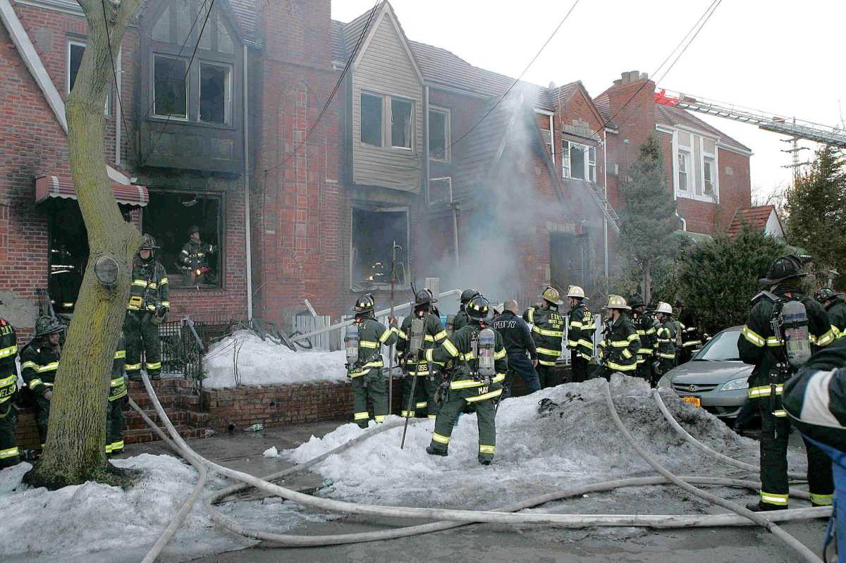 Elderly man’s body found in Laurelton fire