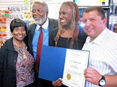 New pharmacy opens its doors in Laurelton