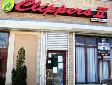 Suspect dies in cuffs, cops probe club staff