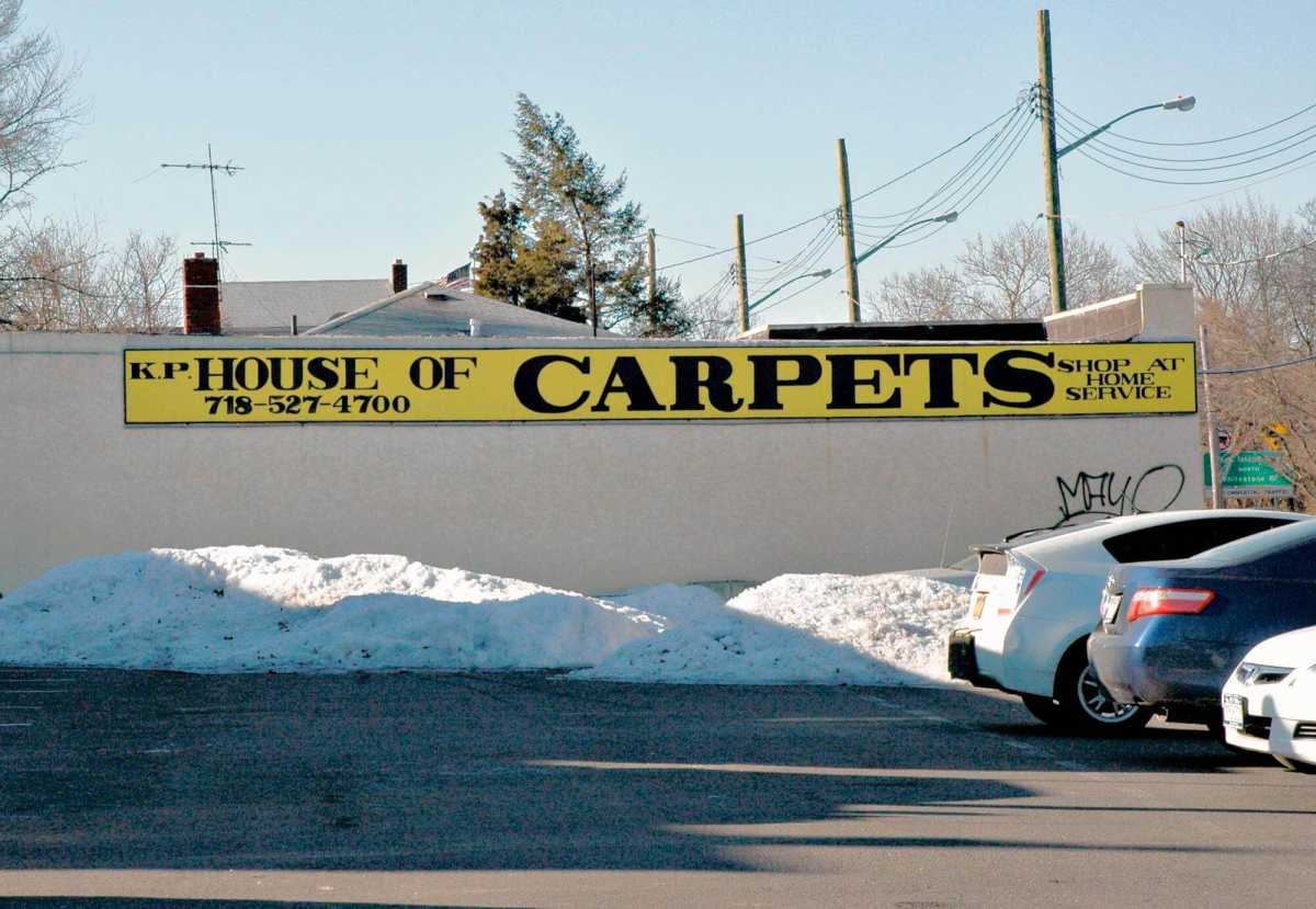 Rug merchant broke Iran embargo: Feds