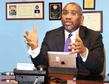 Rebuild VA hospital: Meeks