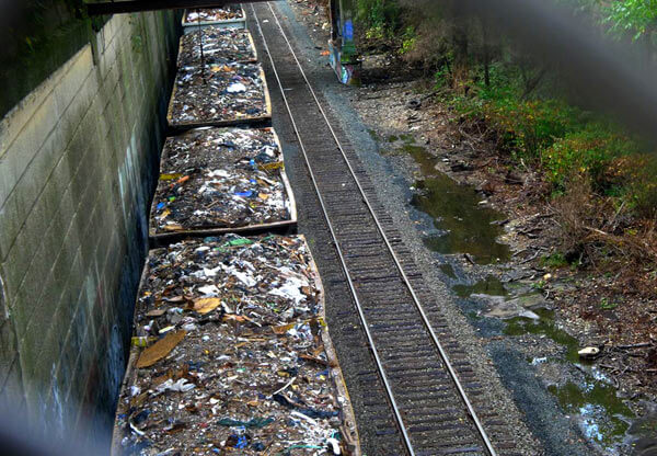 Hevesi wants barriers for Fresh Pond trains