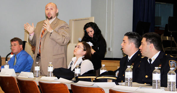 Town hall goers peeved at plaza in E. Elmhurst