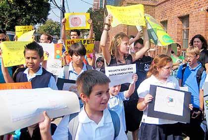 Maspeth residents fight for traffic light