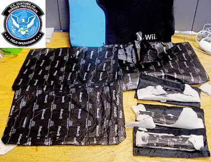 Pair caught smuggling cocaine in JFK: DA, Feds