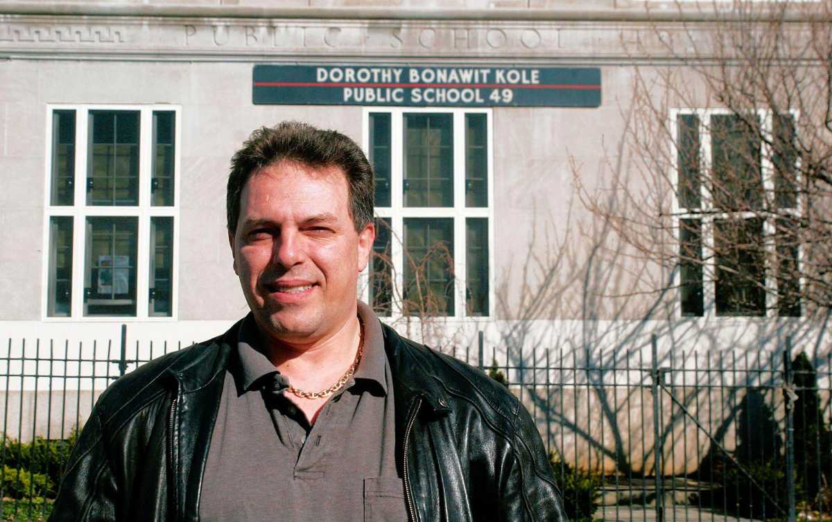 Despite large classes kids to stay at PS 49