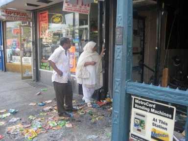 Fire destroys bagel shop in Forest Hills