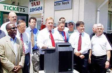 Little Neck leaders slam bus cut