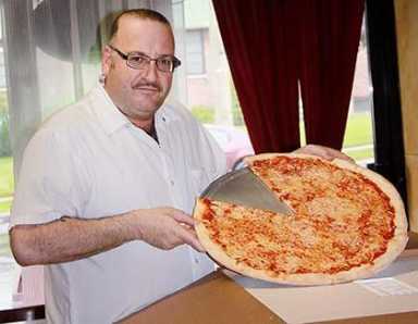Whitestone pizzeria goes the extra mile