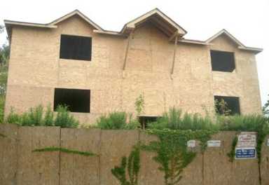 Laurelton home in construction limbo angers neighbors